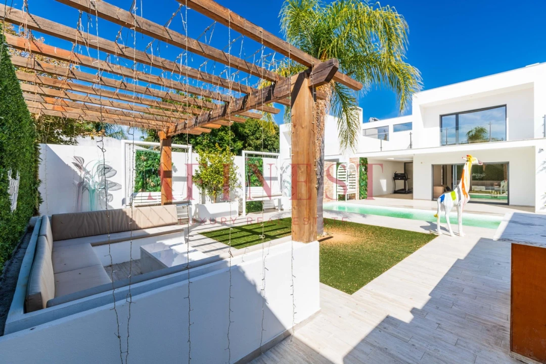 Moradia T4 para Venda em Corroios Foto 3