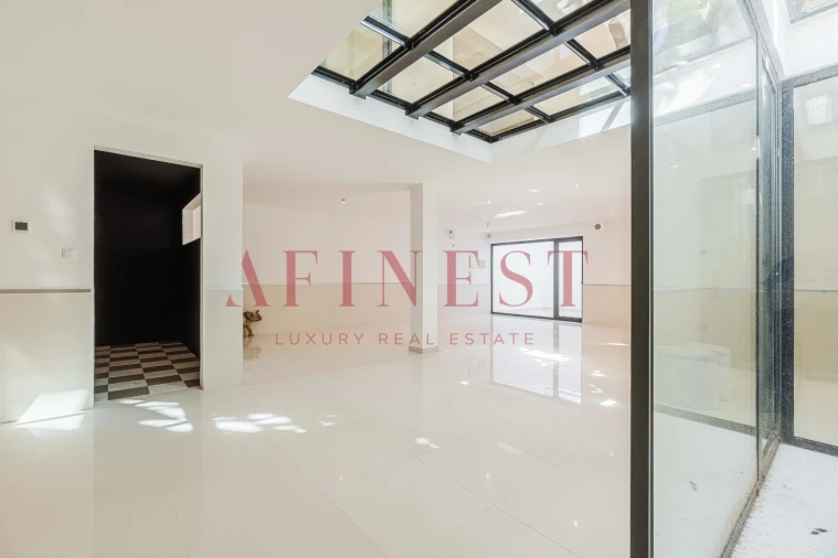 Moradia T4 para Venda em Corroios Foto 31