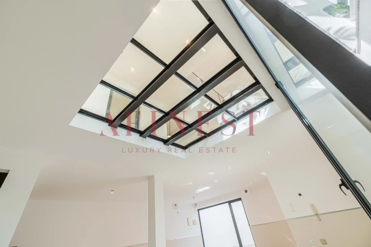 Moradia T4 para Venda em Corroios Foto 32