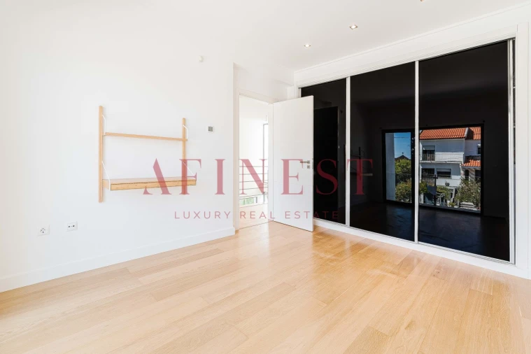 Moradia T4 para Venda em Corroios Foto 42