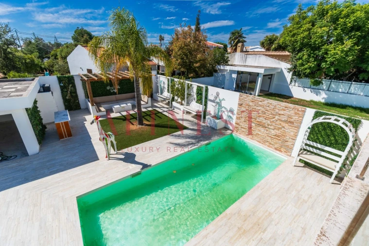 Moradia T4 para Venda em Corroios Foto 54