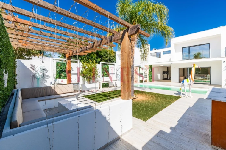 Moradia T4 para Venda em Corroios Foto 3