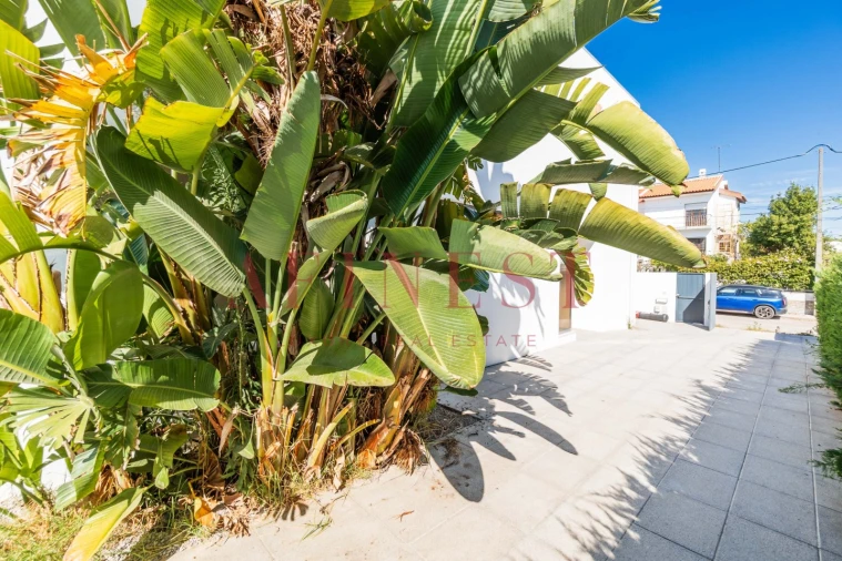 Moradia T4 para Venda em Corroios Foto 82