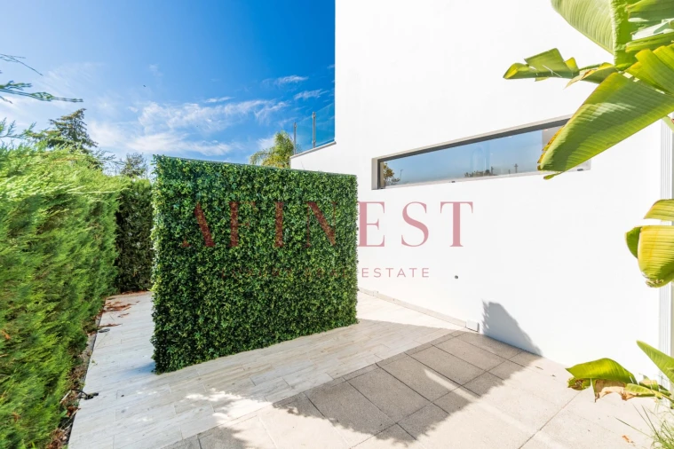 Moradia T4 para Venda em Corroios Foto 83