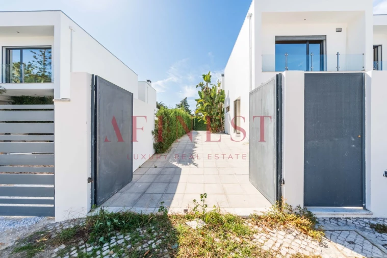 Moradia T4 para Venda em Corroios Foto 84