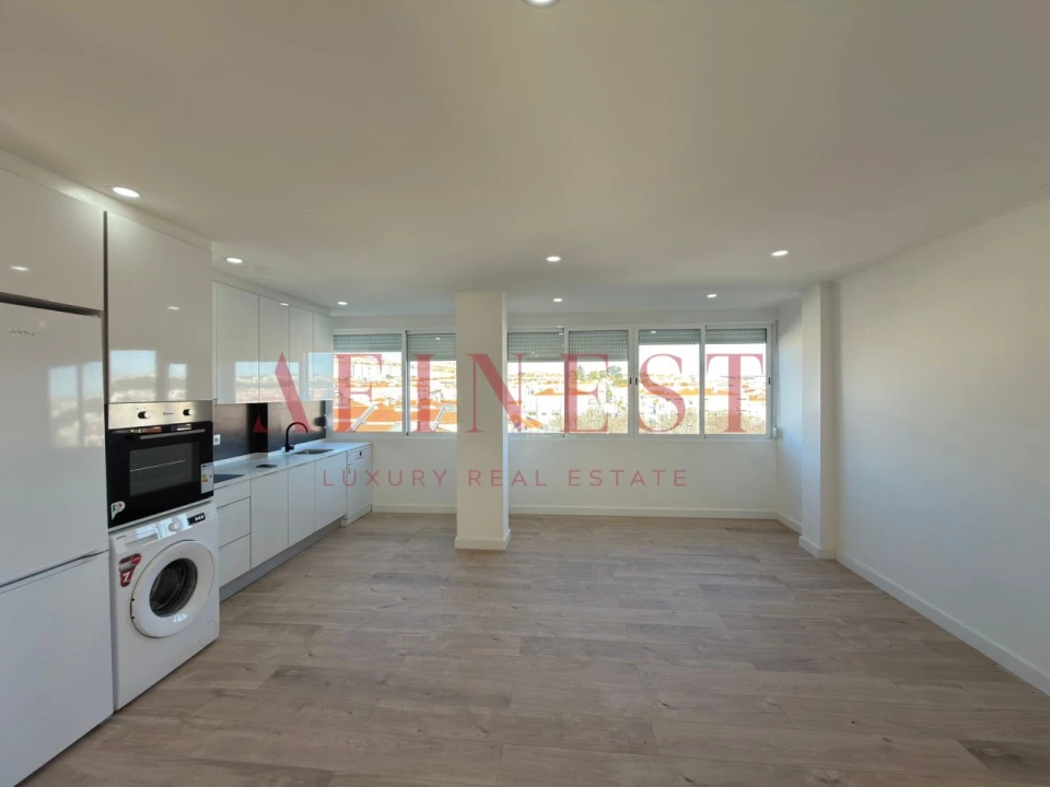 Apartamento T4 para Venda em Águas Livres Foto 1