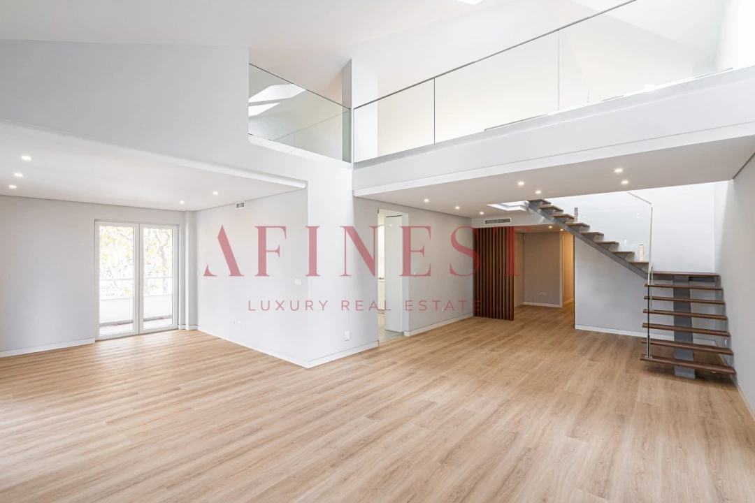 Apartamento T3 para Venda em Carcavelos e Parede Foto 1