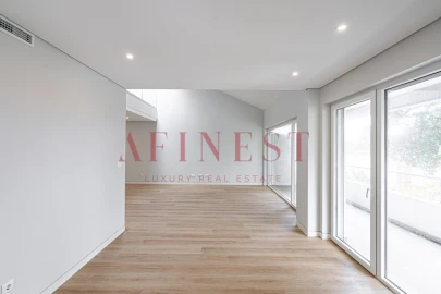 Apartamento T3 para Venda em Carcavelos e Parede