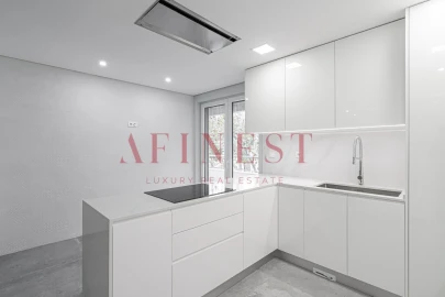 Apartamento T3 para Venda em Carcavelos e Parede