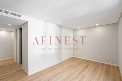 Apartamento T3 para Venda em Carcavelos e Parede