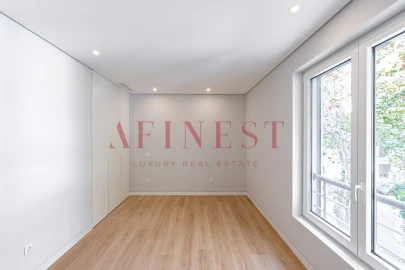 Apartamento T3 para Venda em Carcavelos e Parede