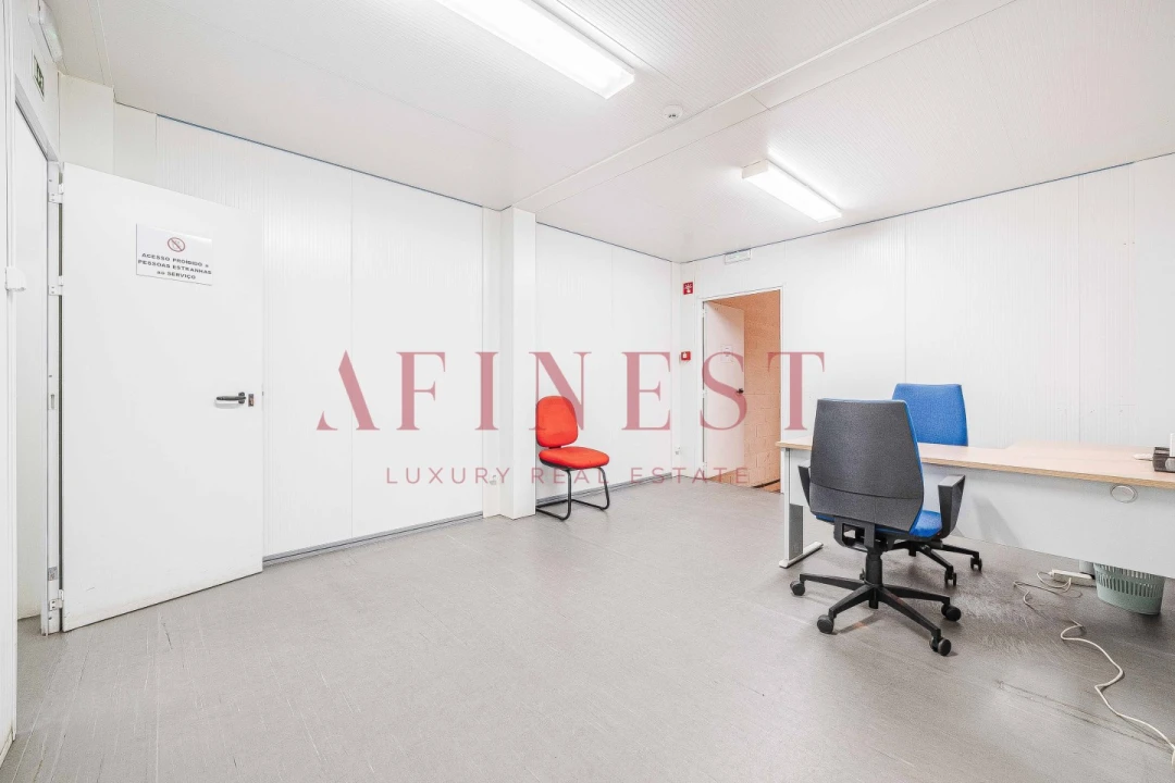 Armazém para Arrendamento em Santa Maria e São Miguel, São Martinho, São Pedro Penaferrim Foto 16