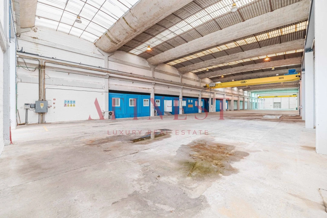 Armazém para Arrendamento em Santa Maria e São Miguel, São Martinho, São Pedro Penaferrim Foto 2