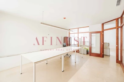 Loja para Arrendamento em Areeiro