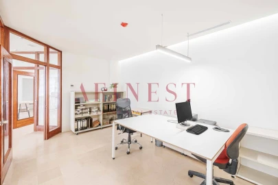 Loja para Arrendamento em Areeiro