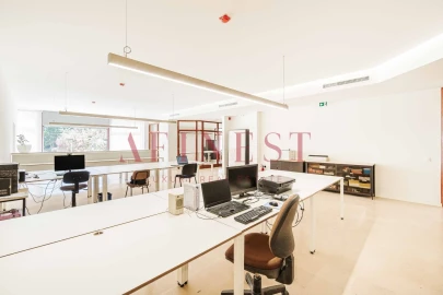 Loja para Arrendamento em Areeiro