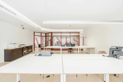 Loja para Arrendamento em Areeiro