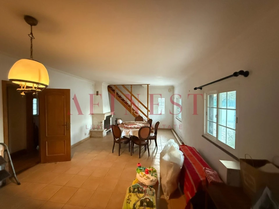 Moradia T5 para Venda em Charneca de Caparica e Sobreda Foto 5