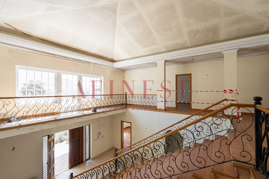 Moradia T7 para Venda em Bucelas Foto 13