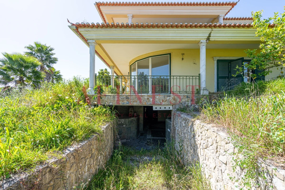 Moradia T7 para Venda em Bucelas Foto 16