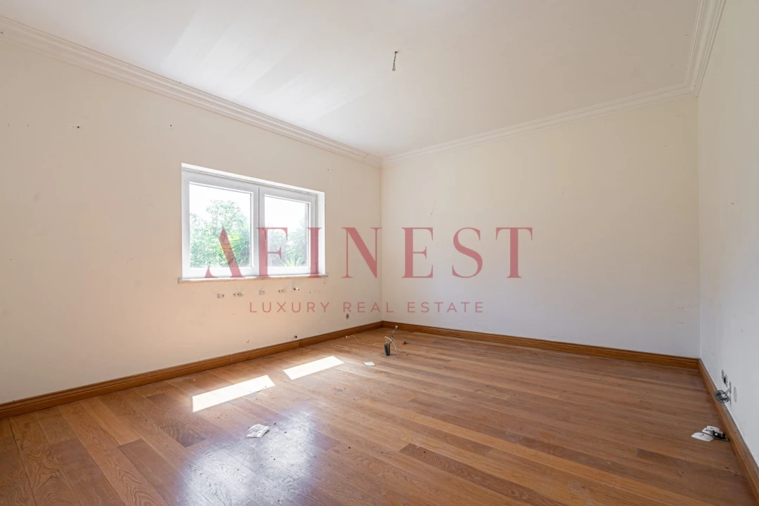 Moradia T7 para Venda em Bucelas Foto 29