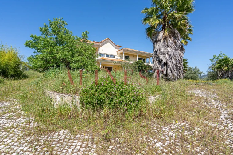 Moradia T7 para Venda em Bucelas Foto 6