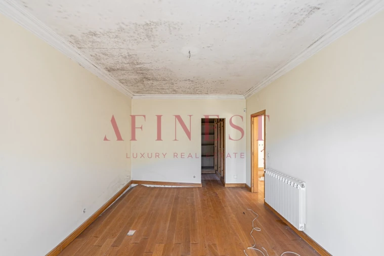 Moradia T7 para Venda em Bucelas Foto 30