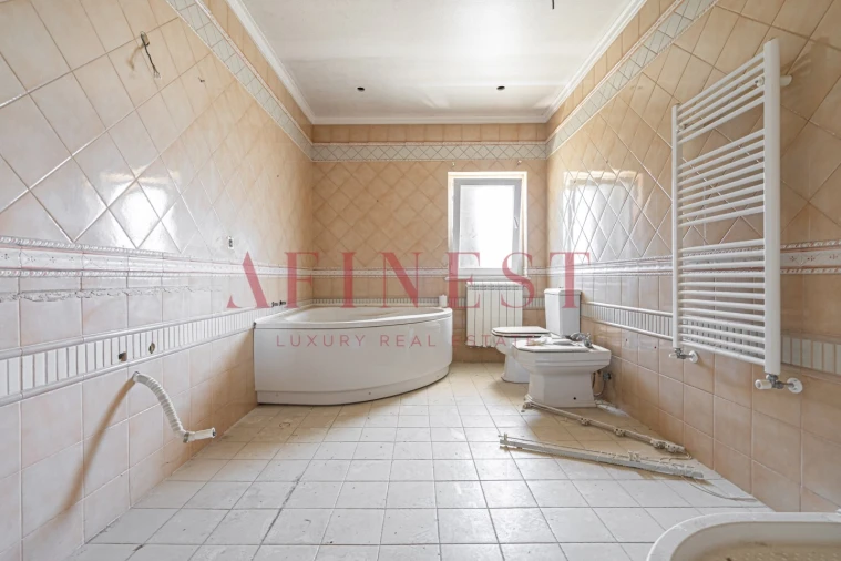 Moradia T7 para Venda em Bucelas Foto 38