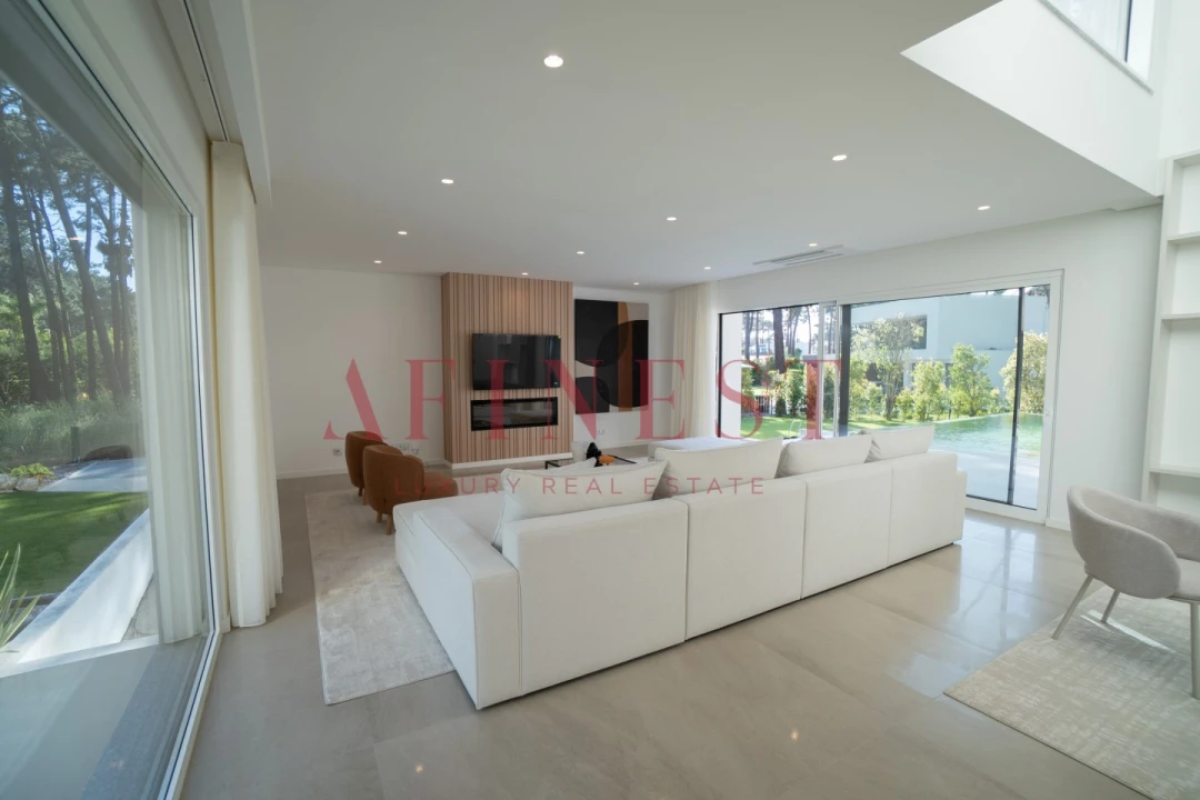 Moradia T5 para Venda em Charneca de Caparica e Sobreda Foto 11