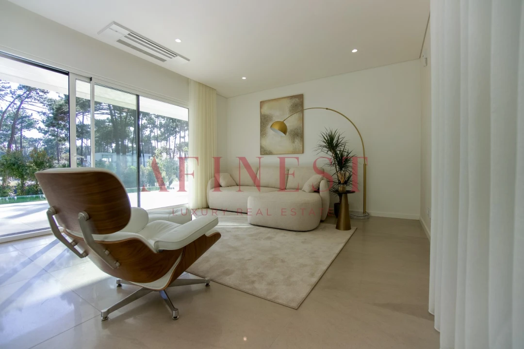 Moradia T5 para Venda em Charneca de Caparica e Sobreda Foto 16