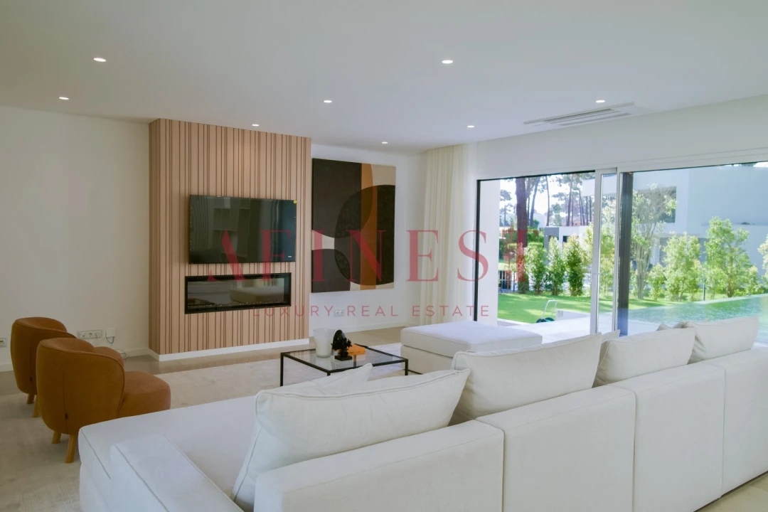 Moradia T5 para Venda em Charneca de Caparica e Sobreda Foto 13