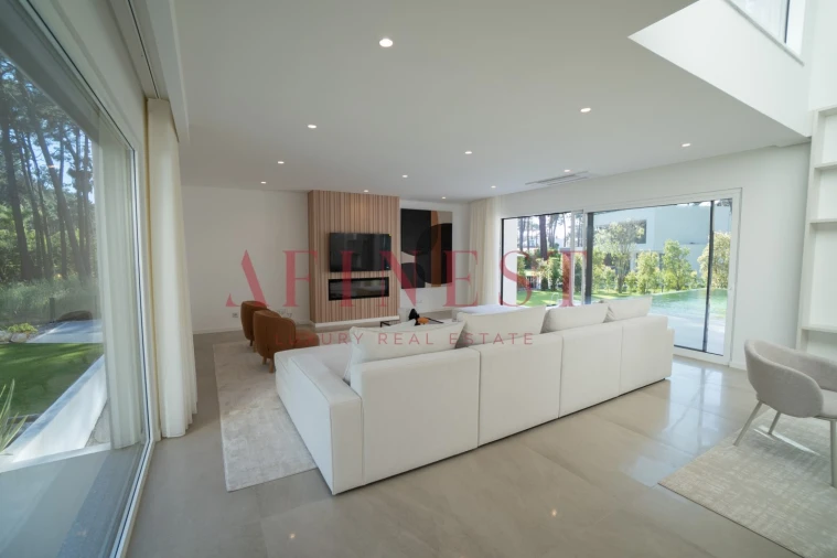 Moradia T5 para Venda em Charneca de Caparica e Sobreda Foto 11