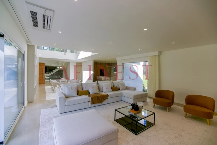 Moradia T5 para Venda em Charneca de Caparica e Sobreda Foto 18