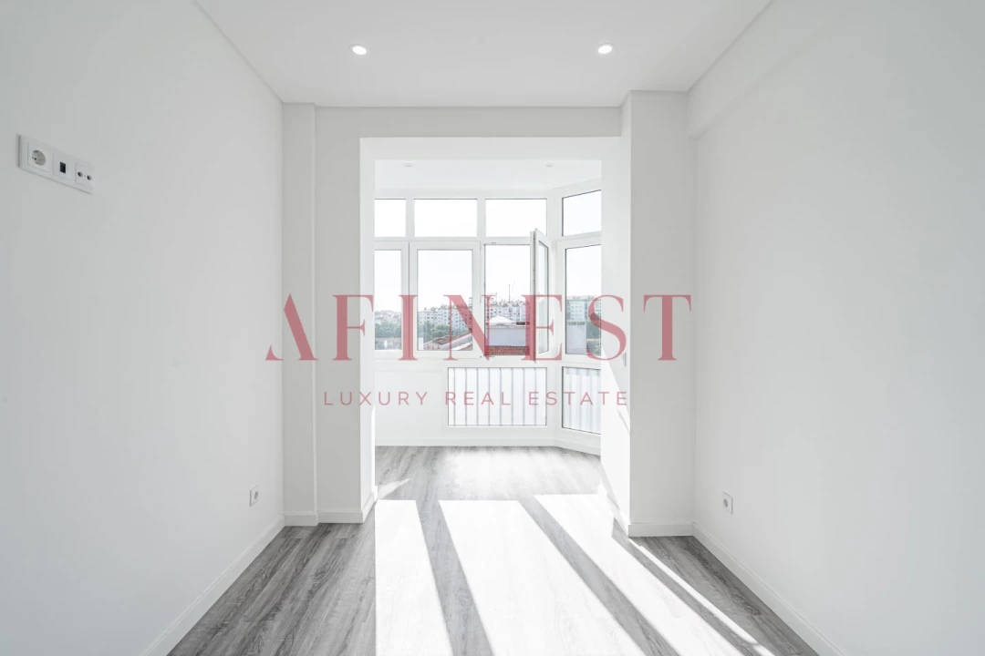 Apartamento T2 para Venda em Massamá e Monte Abraão Foto 14