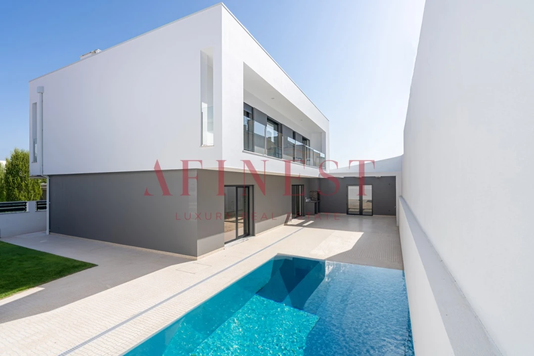 Moradia T4 para Venda em Amora Foto 2