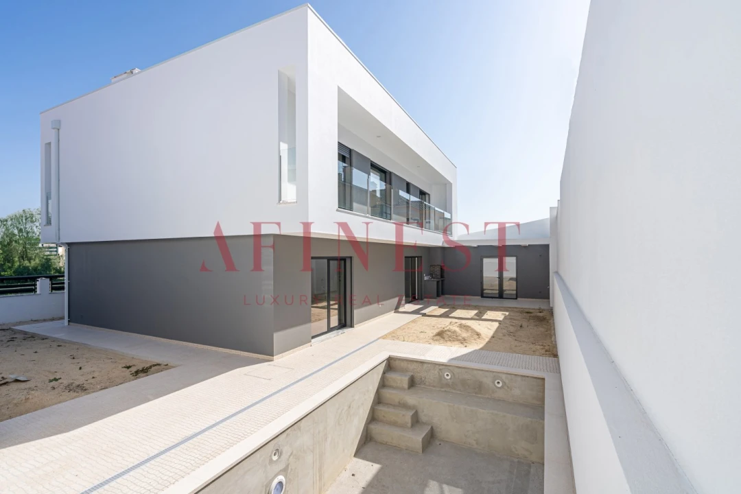 Moradia T4 para Venda em Amora Foto 4