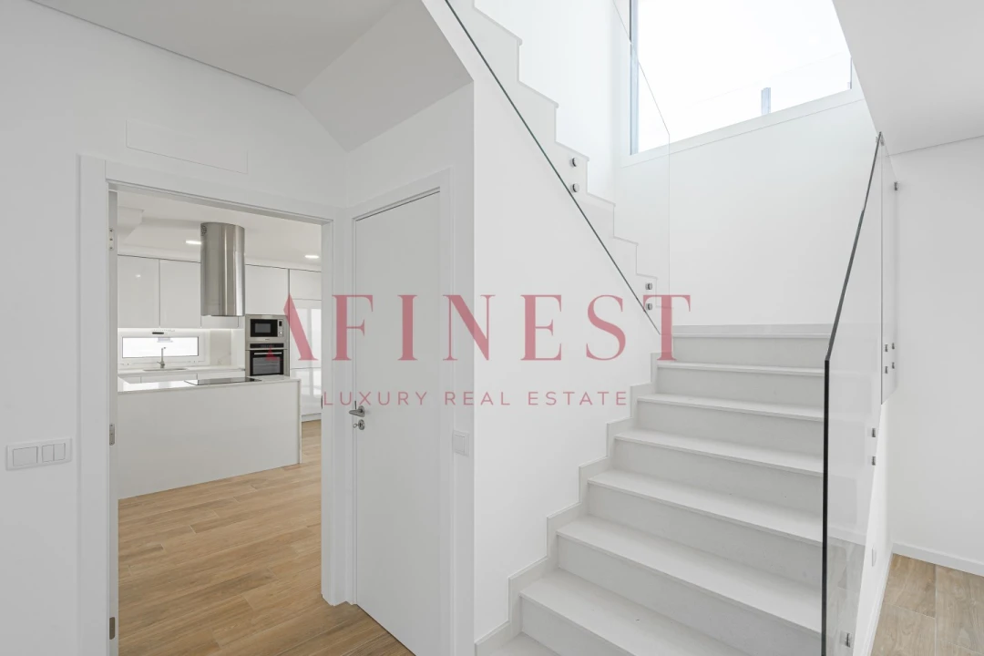 Moradia T4 para Venda em Amora Foto 9