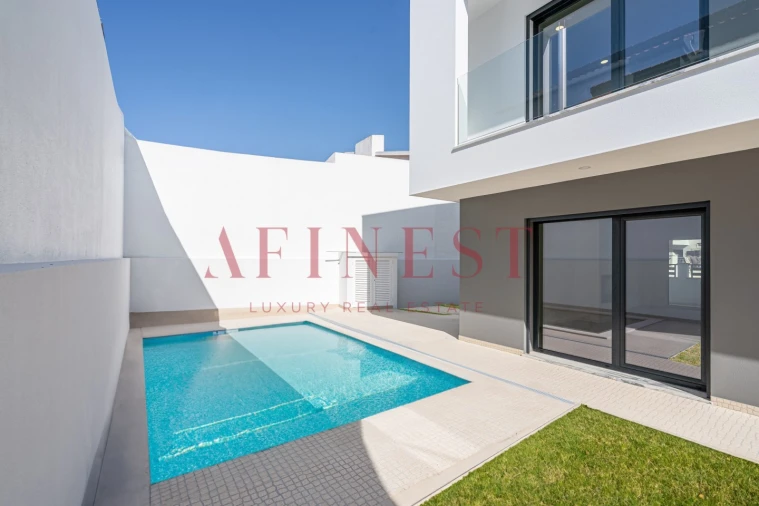 Moradia T4 para Venda em Amora Foto 1