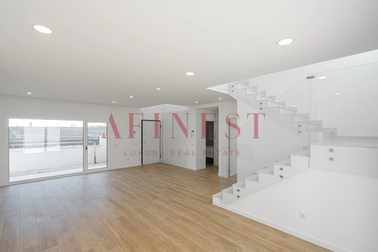 Moradia T4 para Venda em Amora Foto 3