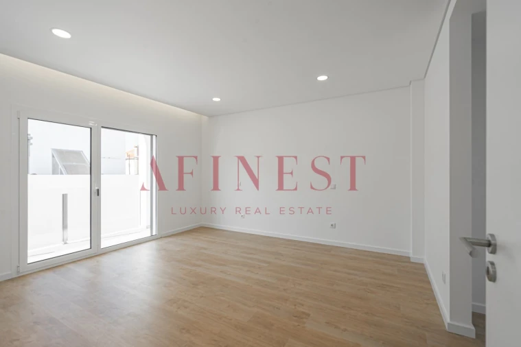 Moradia T4 para Venda em Amora Foto 18