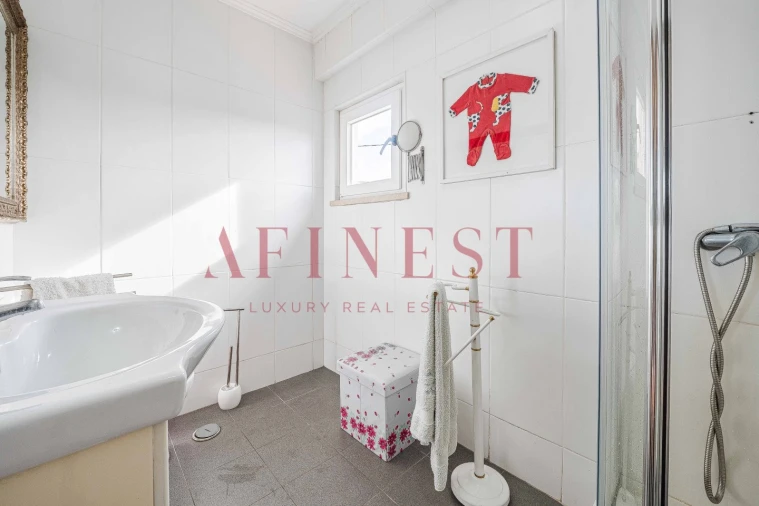 Moradia T7 para Venda em Carcavelos e Parede Foto 36