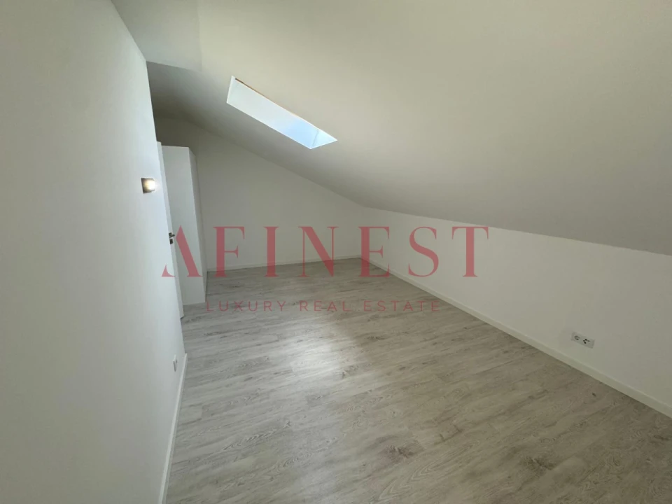 Moradia T4 para Venda em Corroios Foto 18