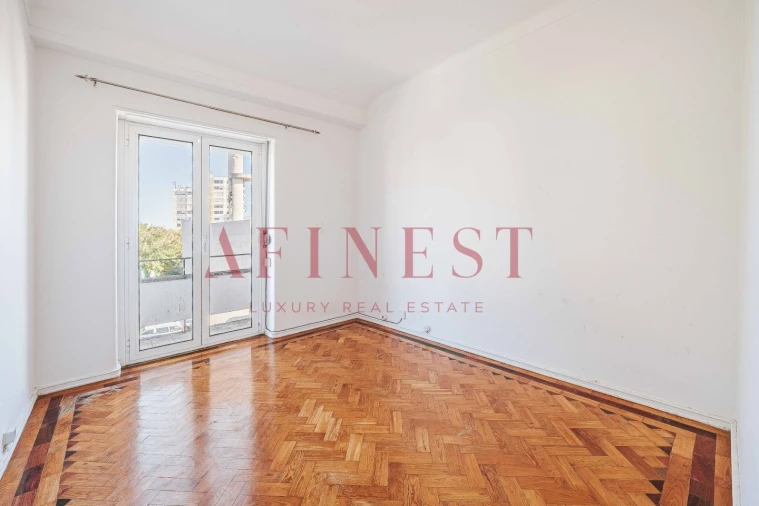 Apartamento T2 para Venda em Penha de França Foto 2