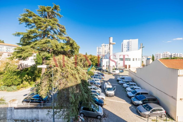 Apartamento T2 para Venda em Penha de França Foto 35