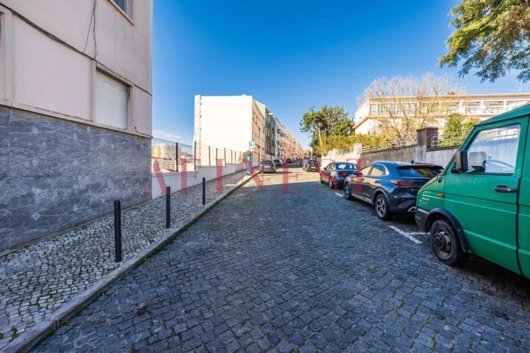 Apartamento T2 para Venda em Penha de França Foto 40