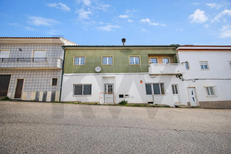 Moradia T4 para Venda em Rio Maior Foto 1