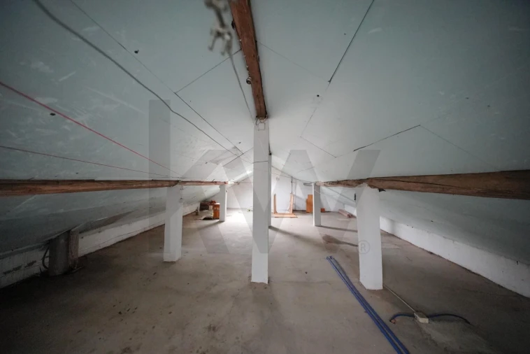 Moradia T4 para Venda em Rio Maior Foto 2