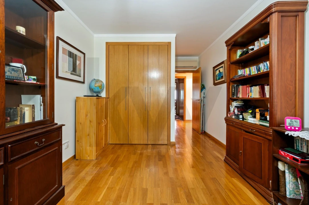 Apartamento T3 para Venda em Algés, Linda-A-Velha e Cruz Quebrada-Dafundo Foto 22