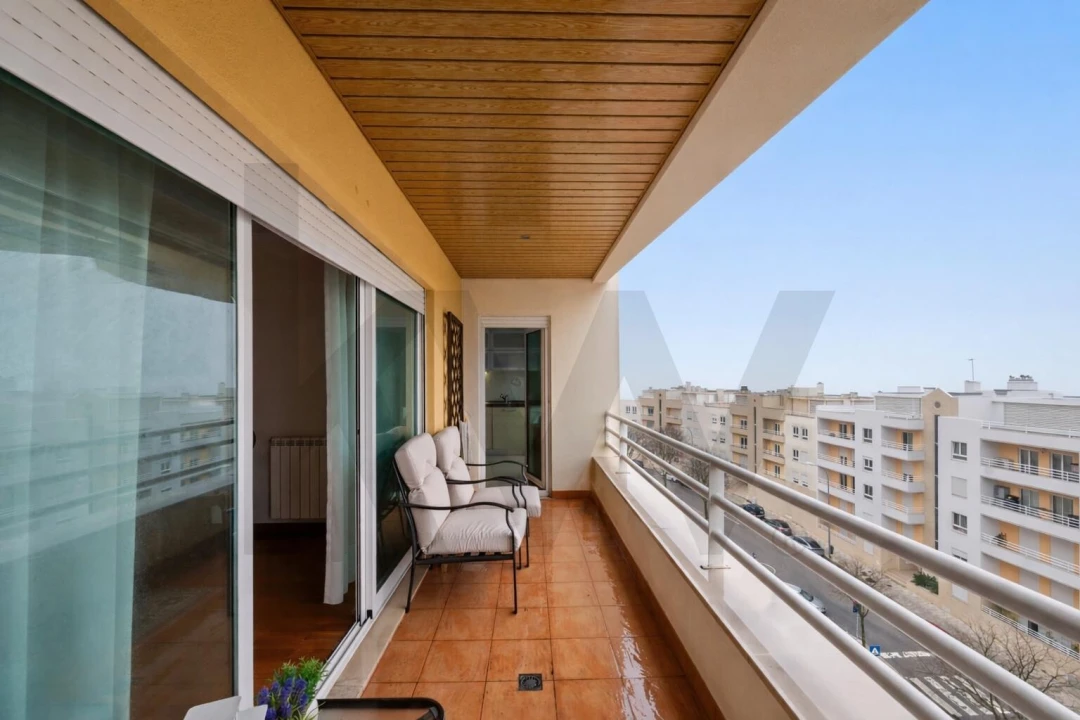 Apartamento T3 para Venda em Algés, Linda-A-Velha e Cruz Quebrada-Dafundo Foto 1