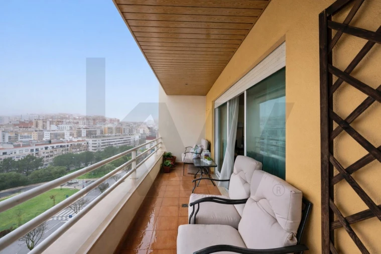 Apartamento T3 para Venda em Algés, Linda-A-Velha e Cruz Quebrada-Dafundo Foto 2